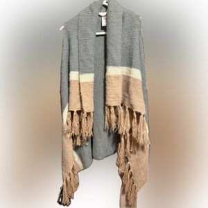 Maurices Sweater Vest Open Front Gray Pink White Fringe Sleeveless One Size